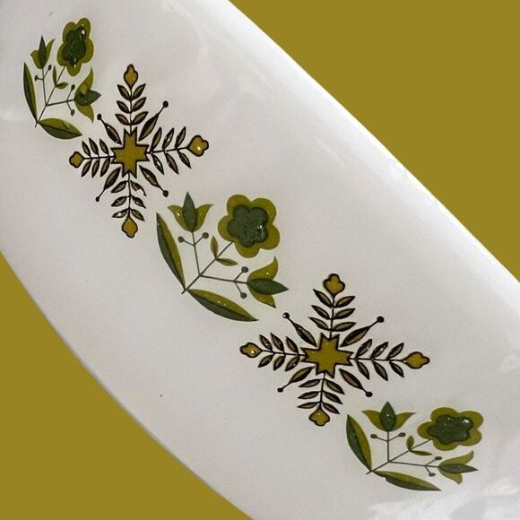 Vintage 1960s Fire King Oval Casserole Dish #347 1 1/2 Quart Meadow Green - Picture 5 of 5